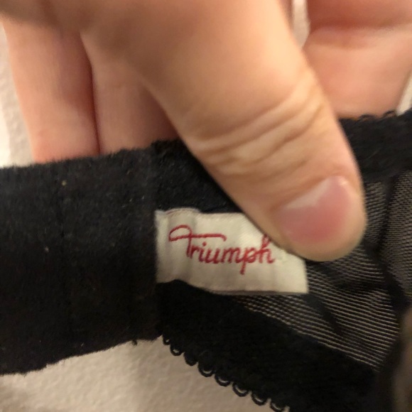 Triumph Black Lace Bra 32D - Picture 3 of 4